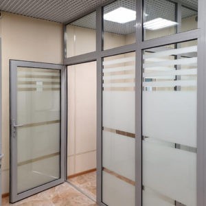 Алюминиевая дверь Alutech GFTD642 Алюминиевая дверь Alutech GFTD642
